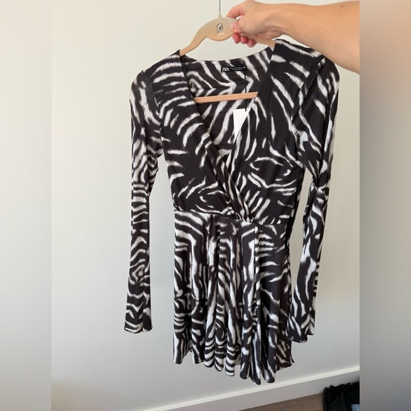 Zara Black and White animal print zebra Patterned Long Sleeve Dress XS - Picture 2 of 9